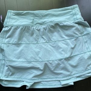 Lululemon skirt *size 4 *length tall